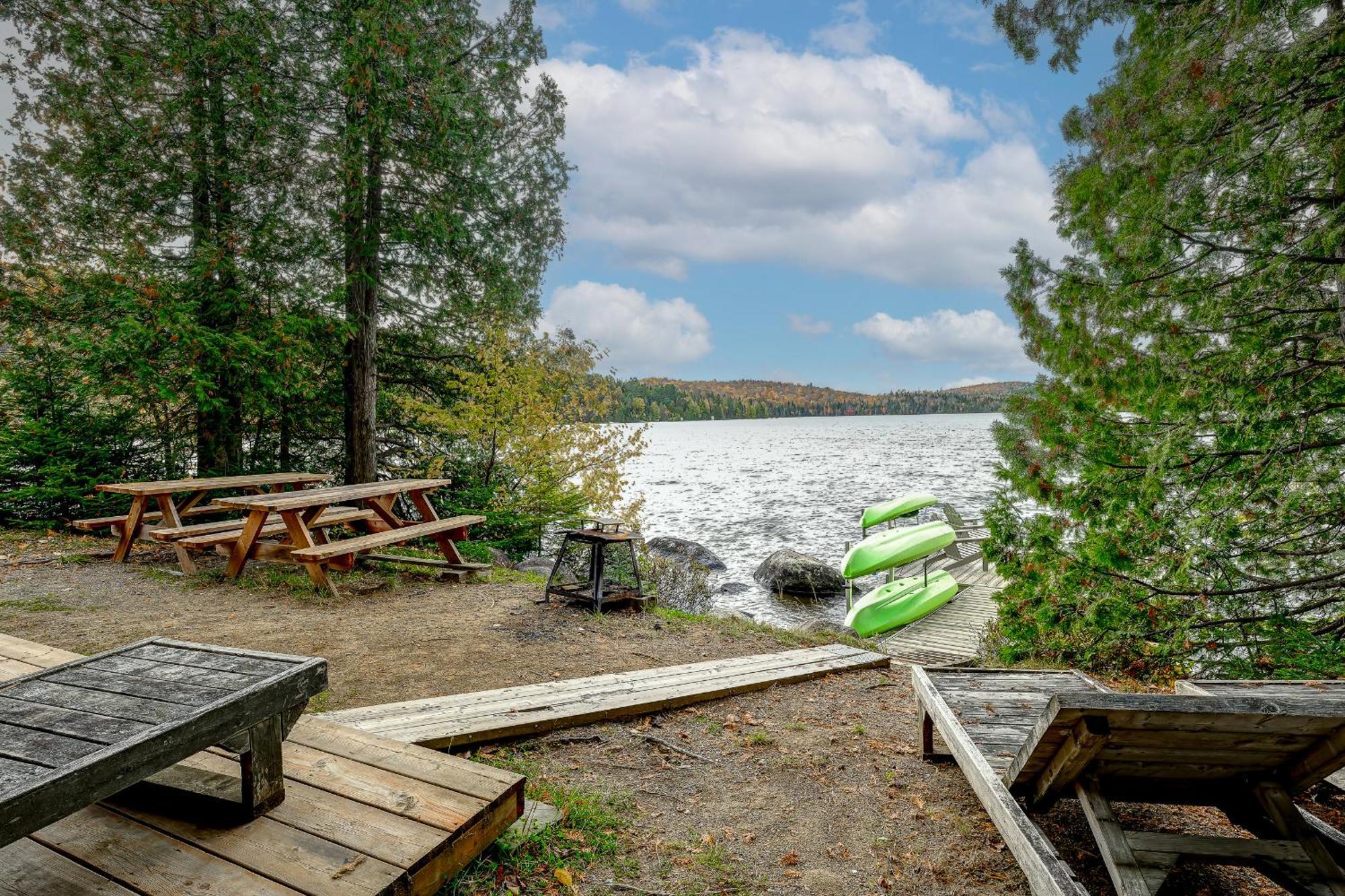 Le Chateau Bord De Lac Et Plage Et Bbq Villa Sainte-Lucie-de-Doncaster Eksteriør bilde